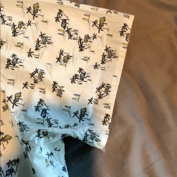 Short sleeve button down - Picture 5 of 6